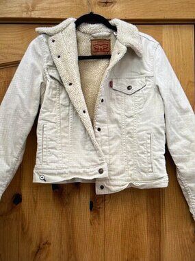 Levi’s Jean Sherpa Jacket Outerwear Faux Shearling Trucker Jacket in white/cream